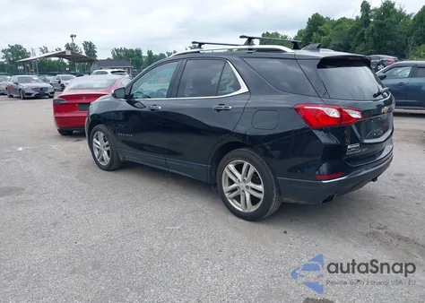 2018 Chevrolet Equinox Premier z USA, uszkodzony, nr VIN 2GNAXWEX3J6205109